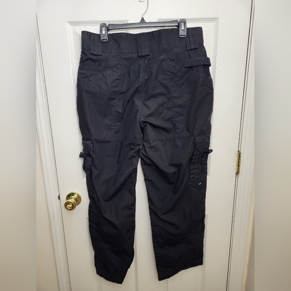 Men's 5.11 tactical pants. Black. 36/30 - Picture 4 of 5